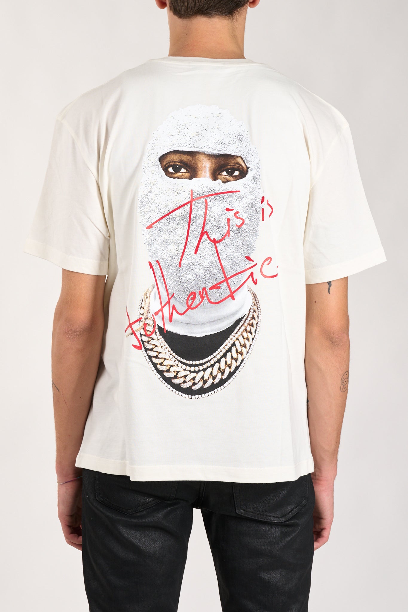 T-shirt mask authentic