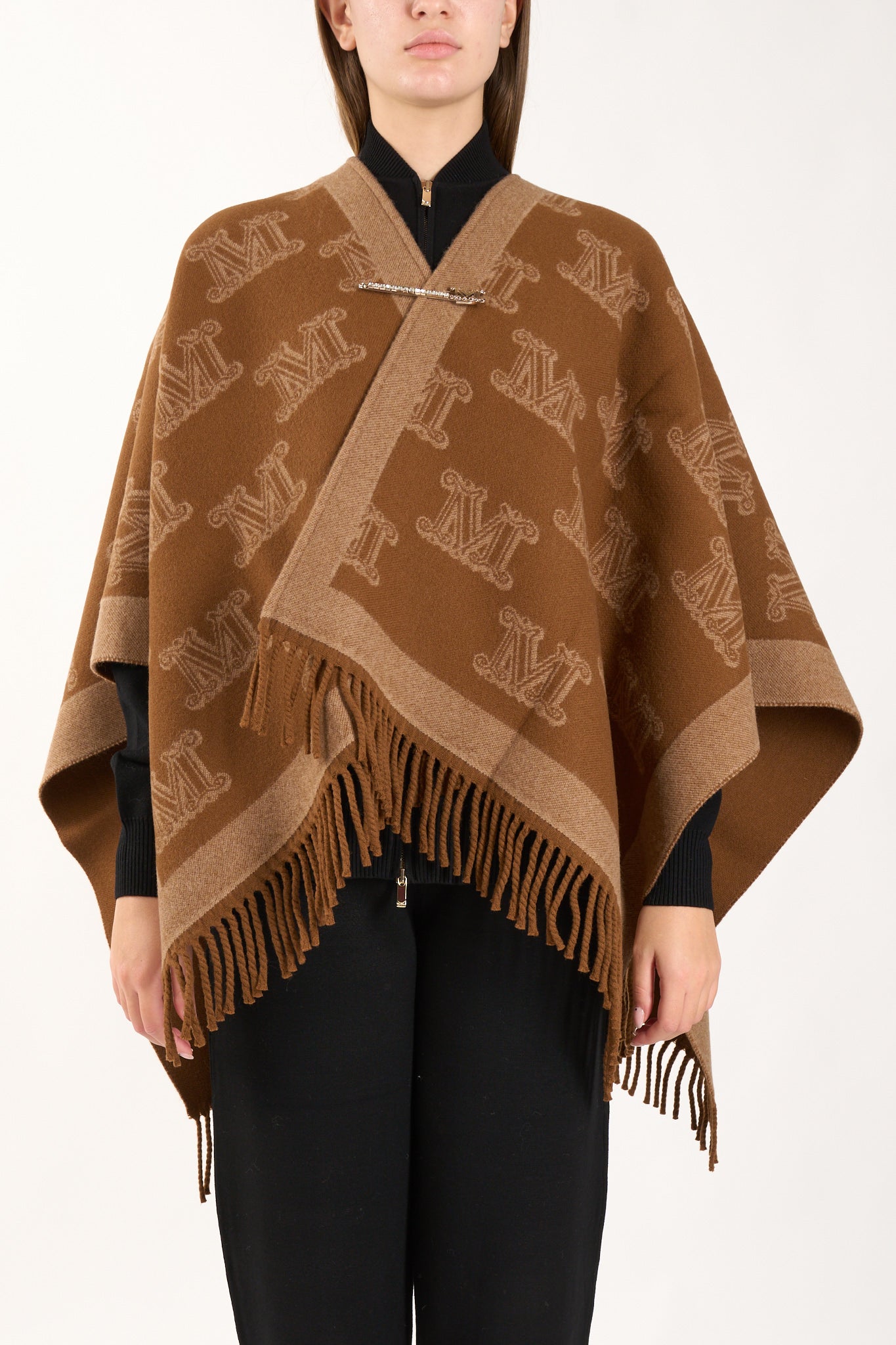 poncho in lana modello frinestd