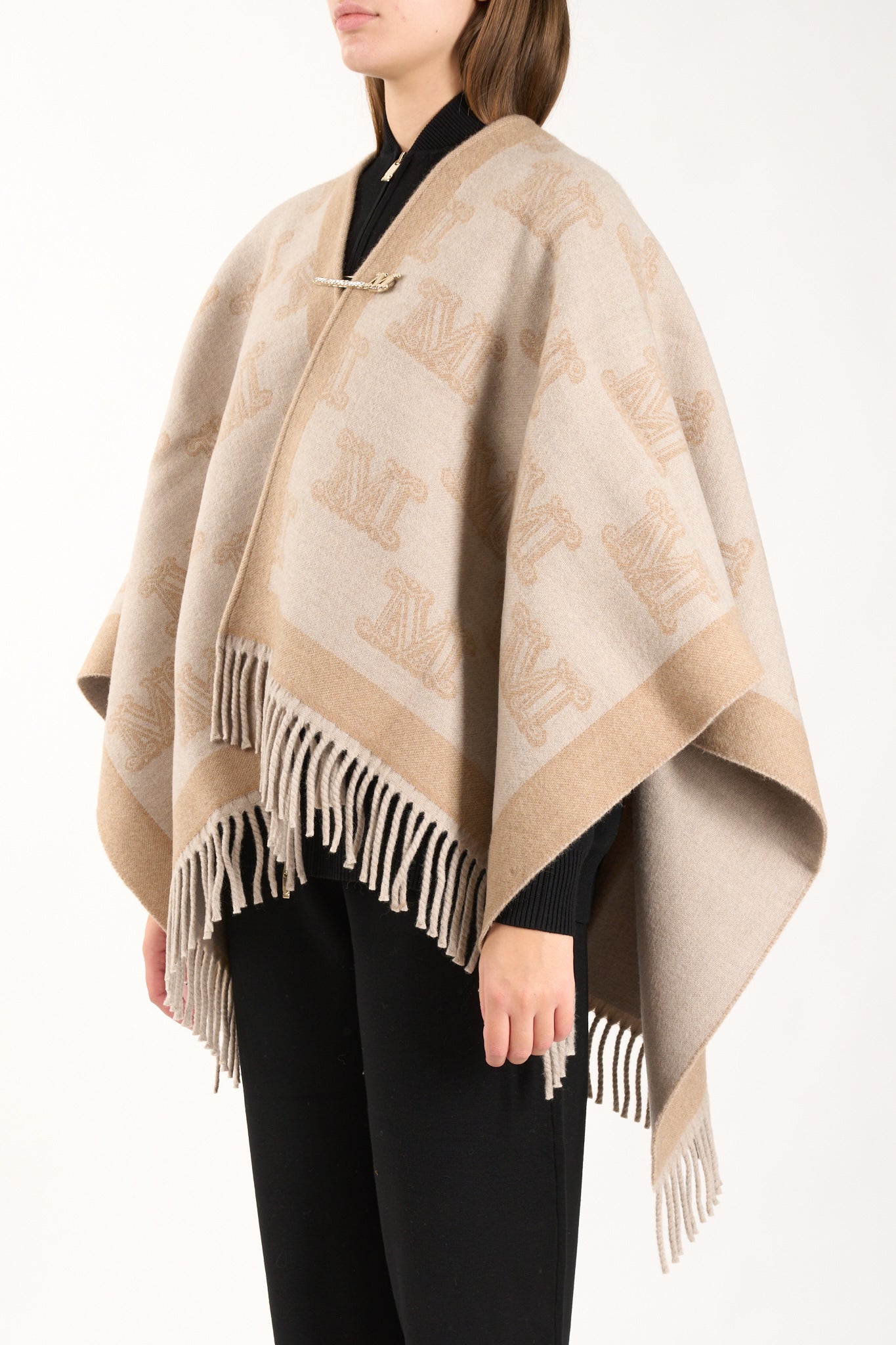 poncho in lana modello frinestd