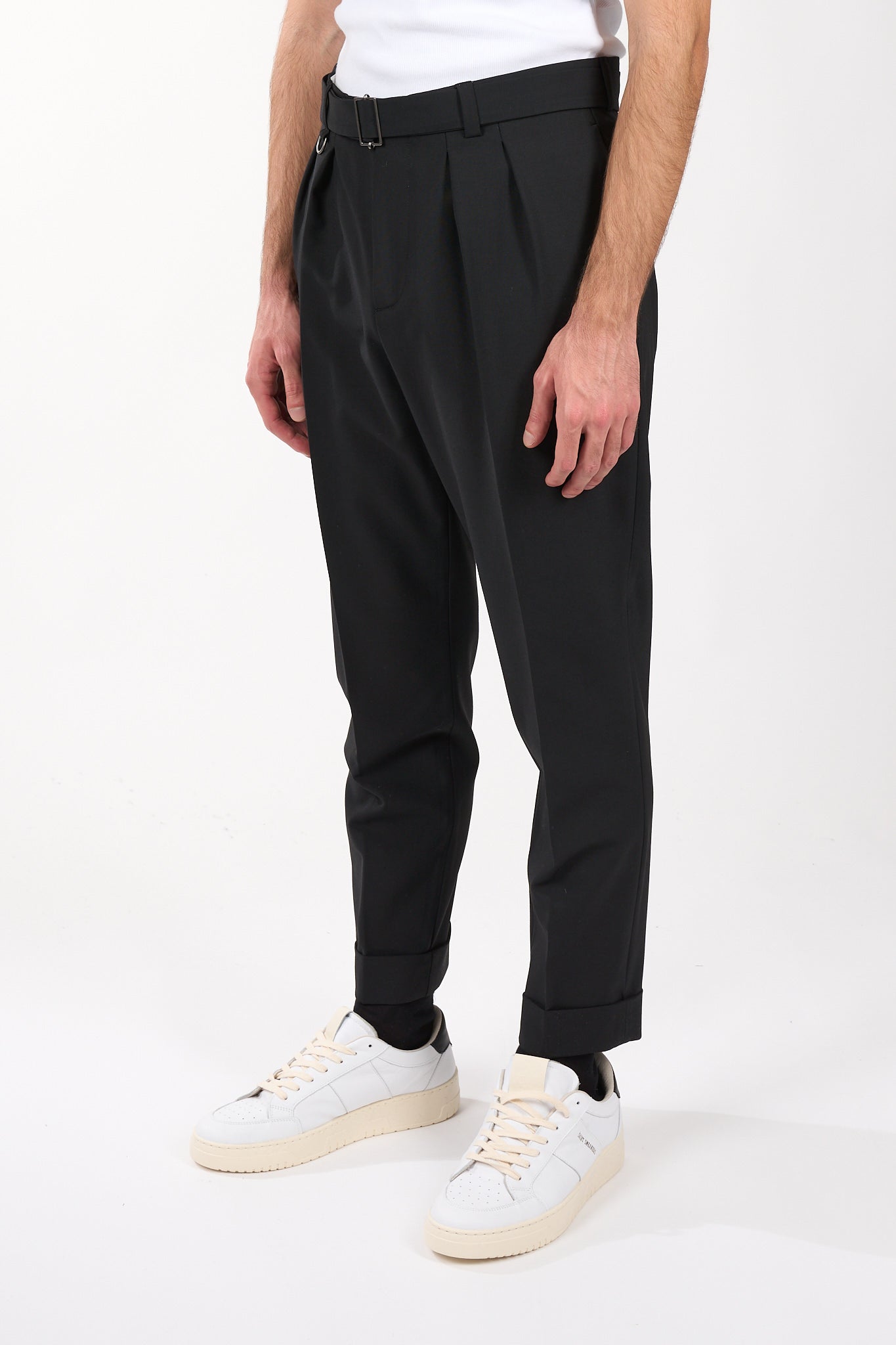 Pantaloni con pinces in misto lana