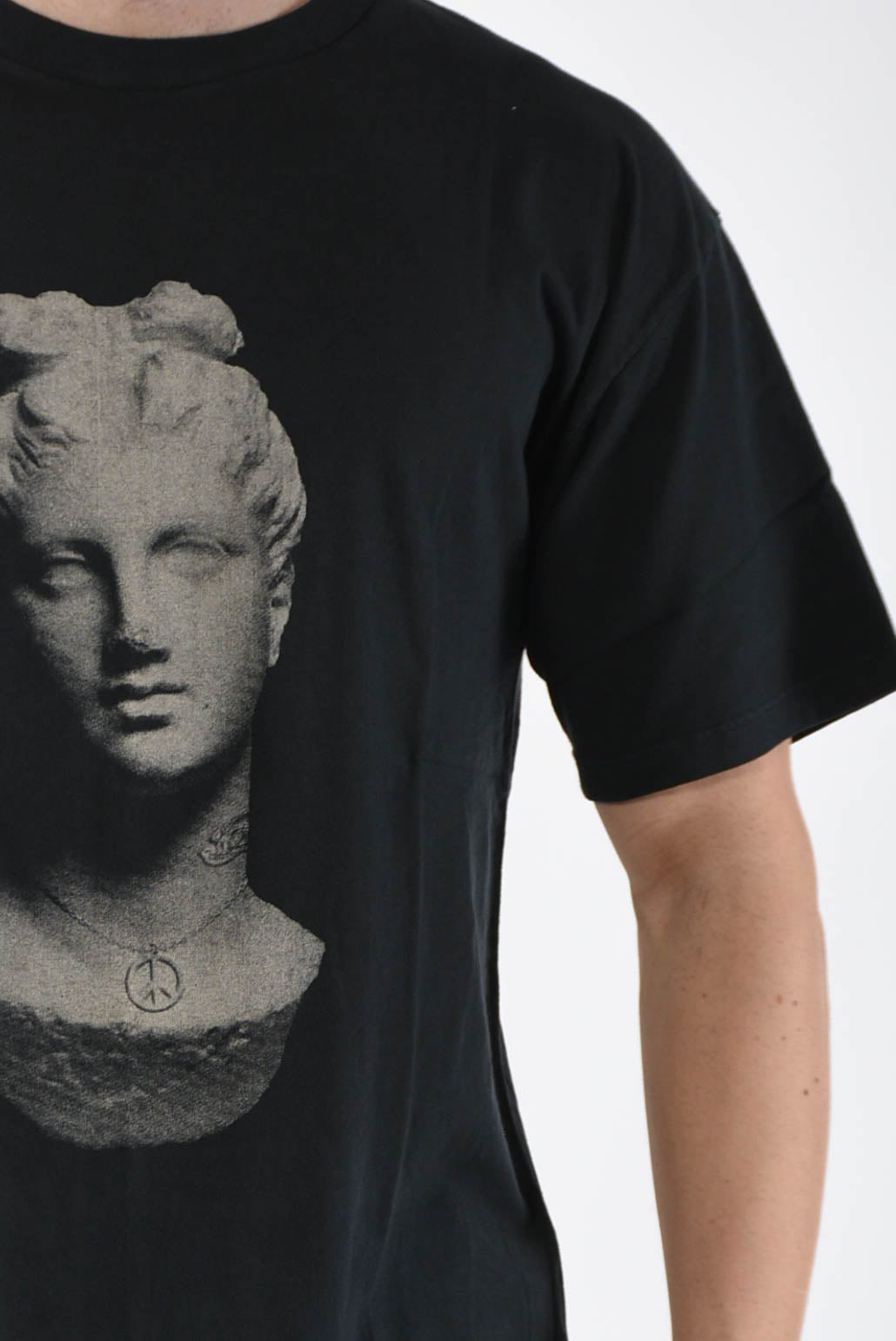 ARIES T-shirt aged statue