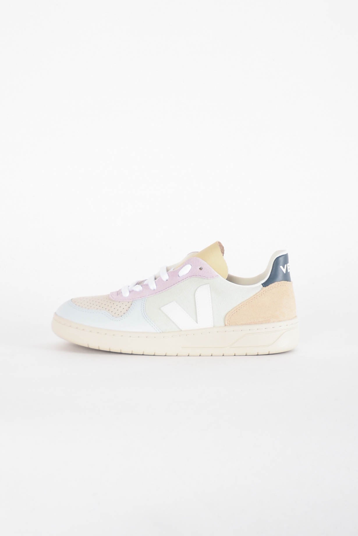 VEJA sneakers in pelle modello v-10