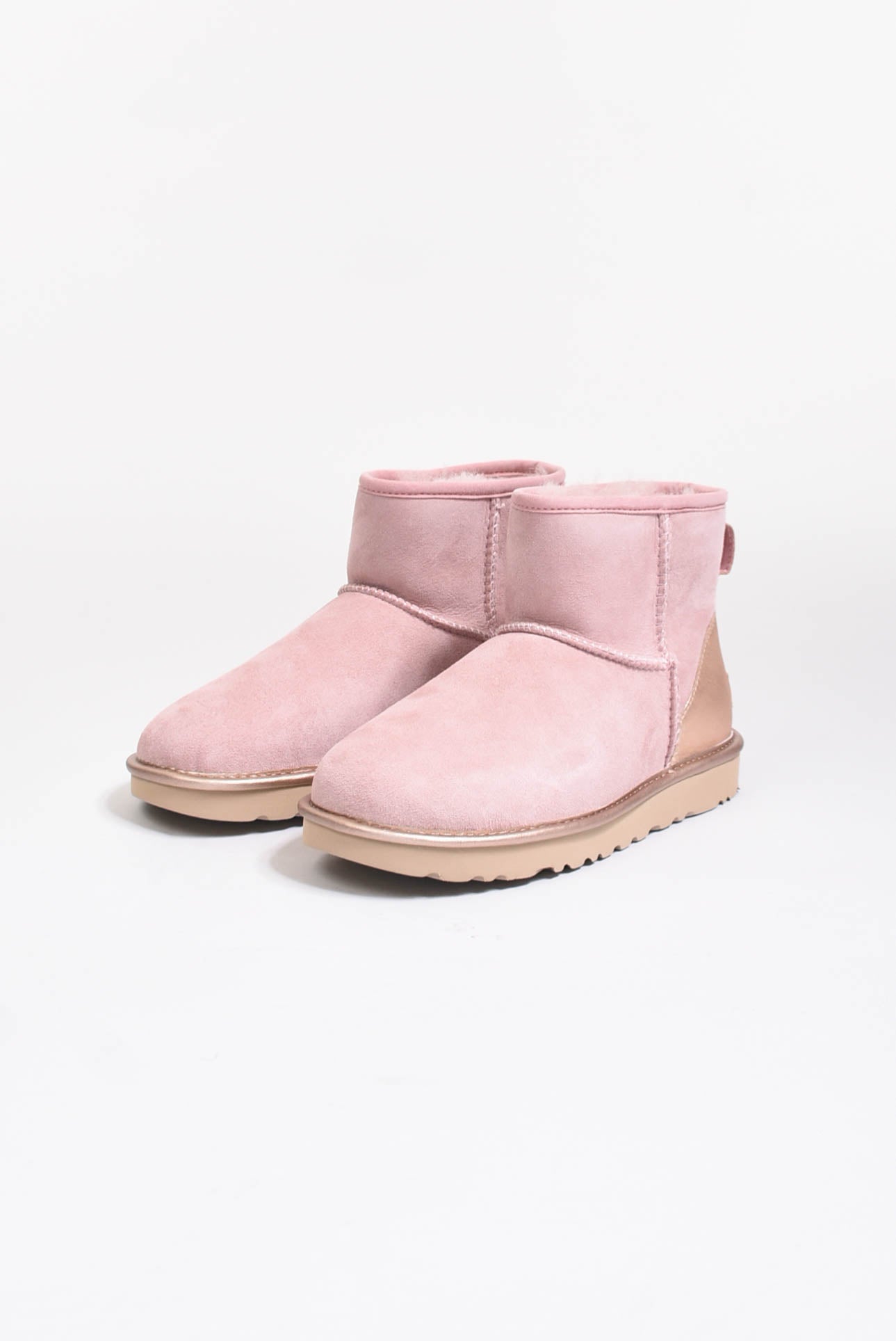 UGG classic mini II shine shell boots